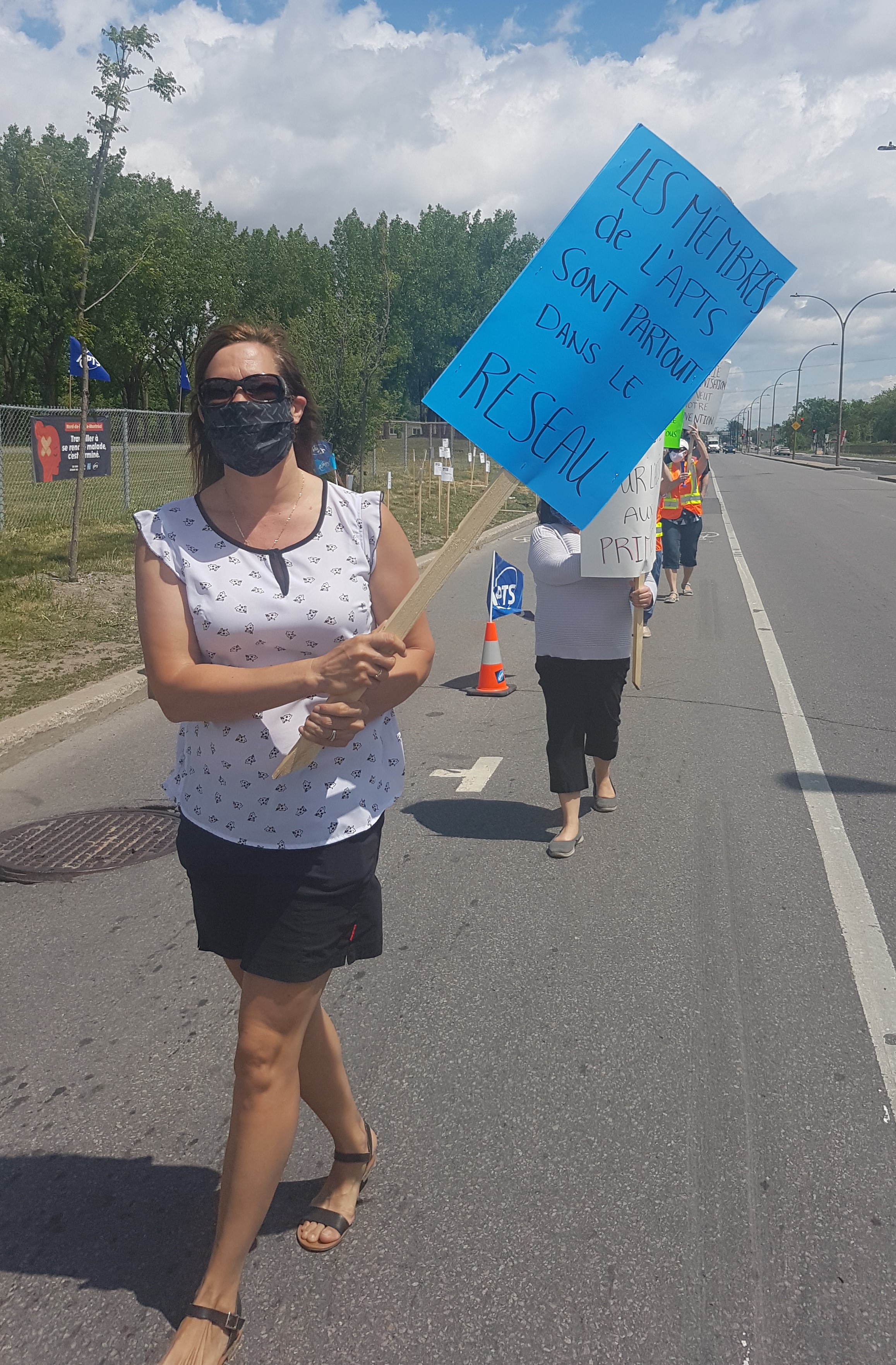 Manifestation devant le centre hospitalier Rivière-des-Prairies - APTS Manifestation devant le centre hospitalier Rivière-des-Prairies - APTS