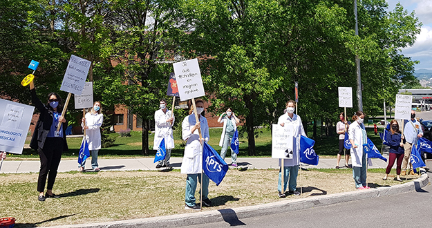Image COVID-19 | Les membres de l’APTS manifestent à Québec pour un traitement juste et équitable, vital pour sortir de la crise!