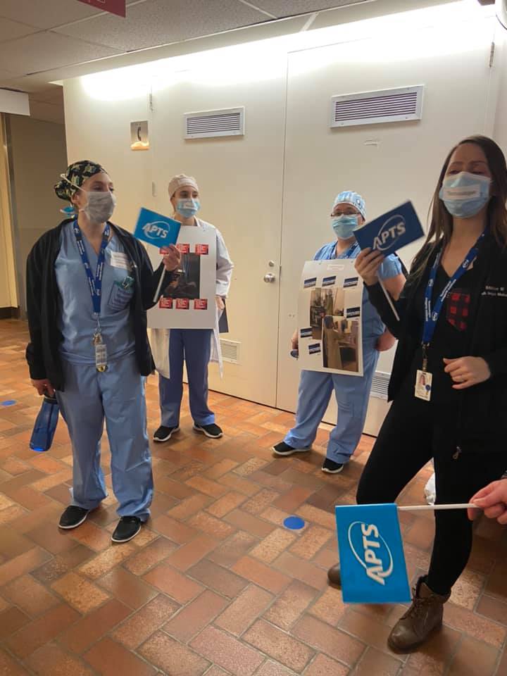 Des membres de l’APTS manifestent à l’Hôpital de la Cité-de-la-Santé - APTS Des membres de l’APTS manifestent à l’Hôpital de la Cité-de-la-Santé - APTS