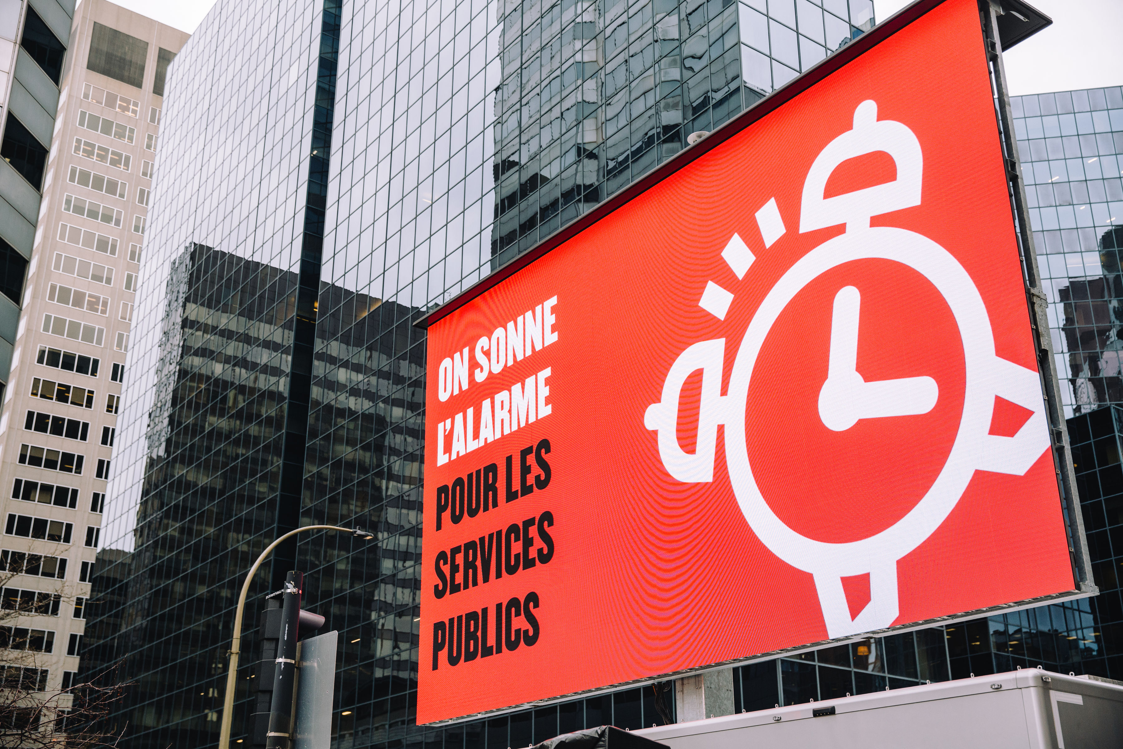 Les négociateurs du gouvernement Legault tentent de faire taire les travailleuses et travailleurs de la santé et des services sociaux - APTS Les négociateurs du gouvernement Legault tentent de faire taire les travailleuses et travailleurs de la santé et des services sociaux - APTS