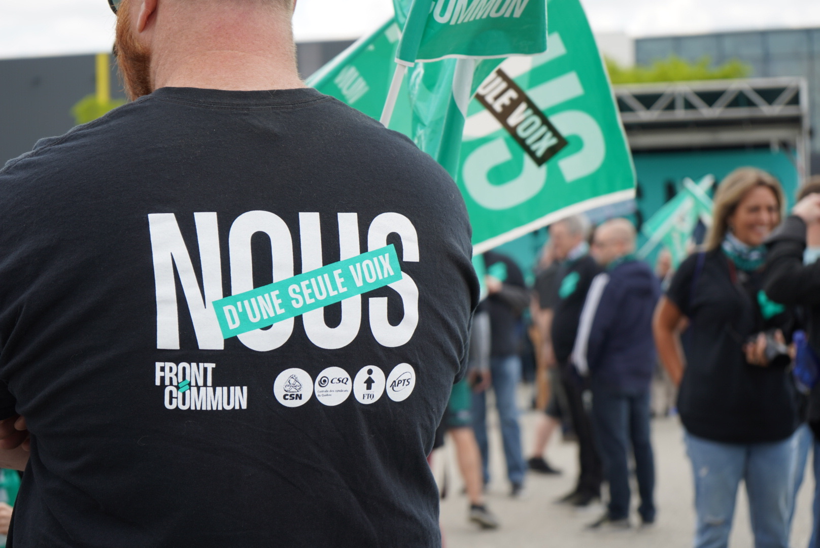 Négociations du secteur public | Indigné, le Front commun intensifie les moyens de pression - APTS Négociations du secteur public | Indigné, le Front commun intensifie les moyens de pression - APTS
