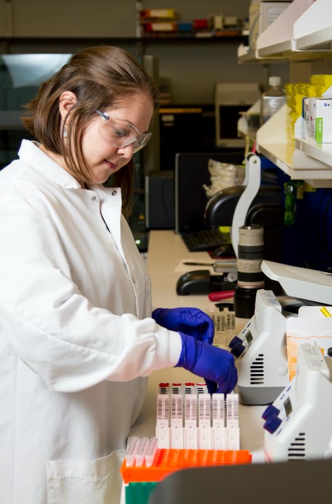Décentralisation des tests en laboratoires exigée en Abitibi-Témiscamingue - APTS Décentralisation des tests en laboratoires exigée en Abitibi-Témiscamingue - APTS
