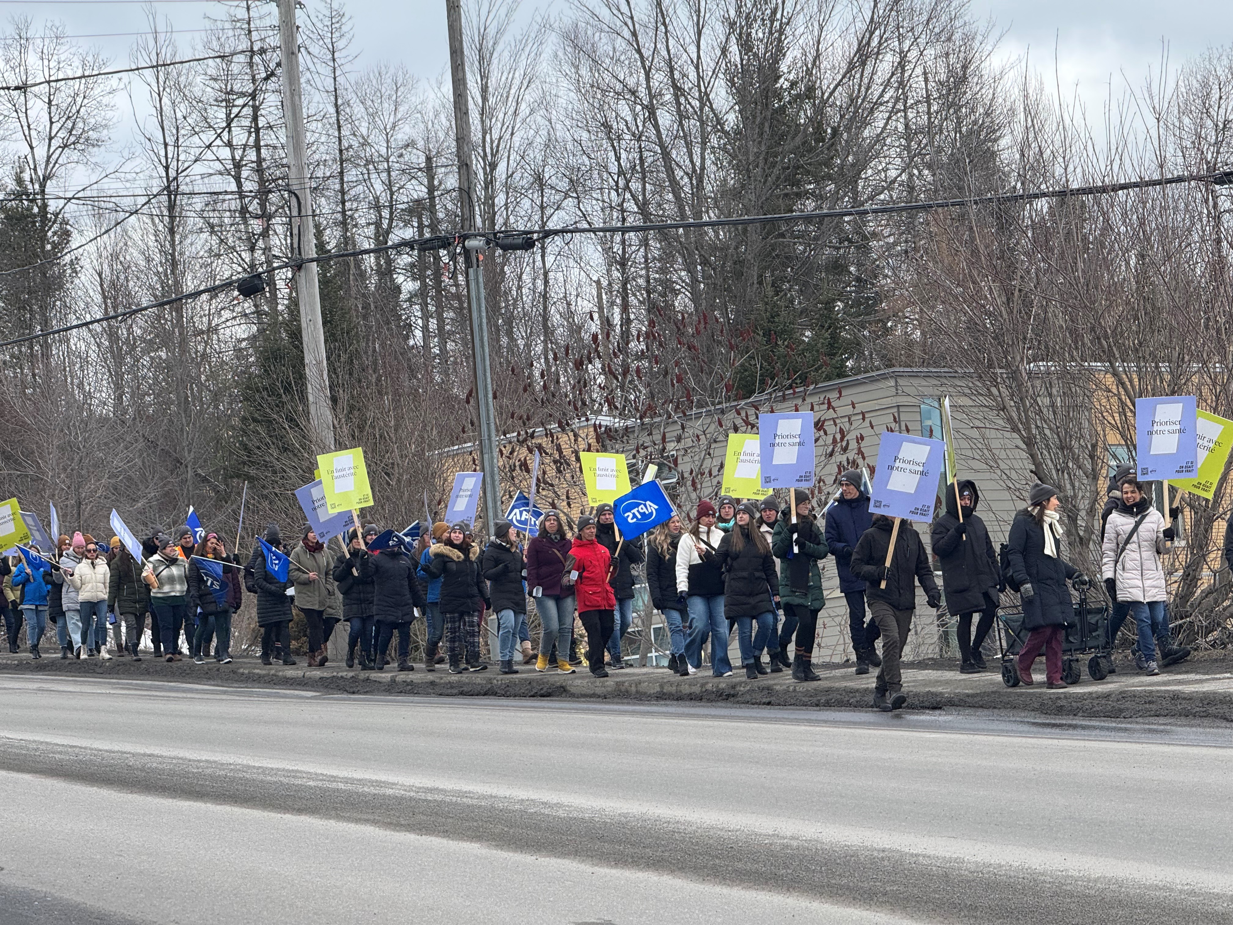 Coupes massives dans les Laurentides | l’APTS se mobilise pour dénoncer l’effritement des services publics - APTS Coupes massives dans les Laurentides | l’APTS se mobilise pour dénoncer l’effritement des services publics - APTS