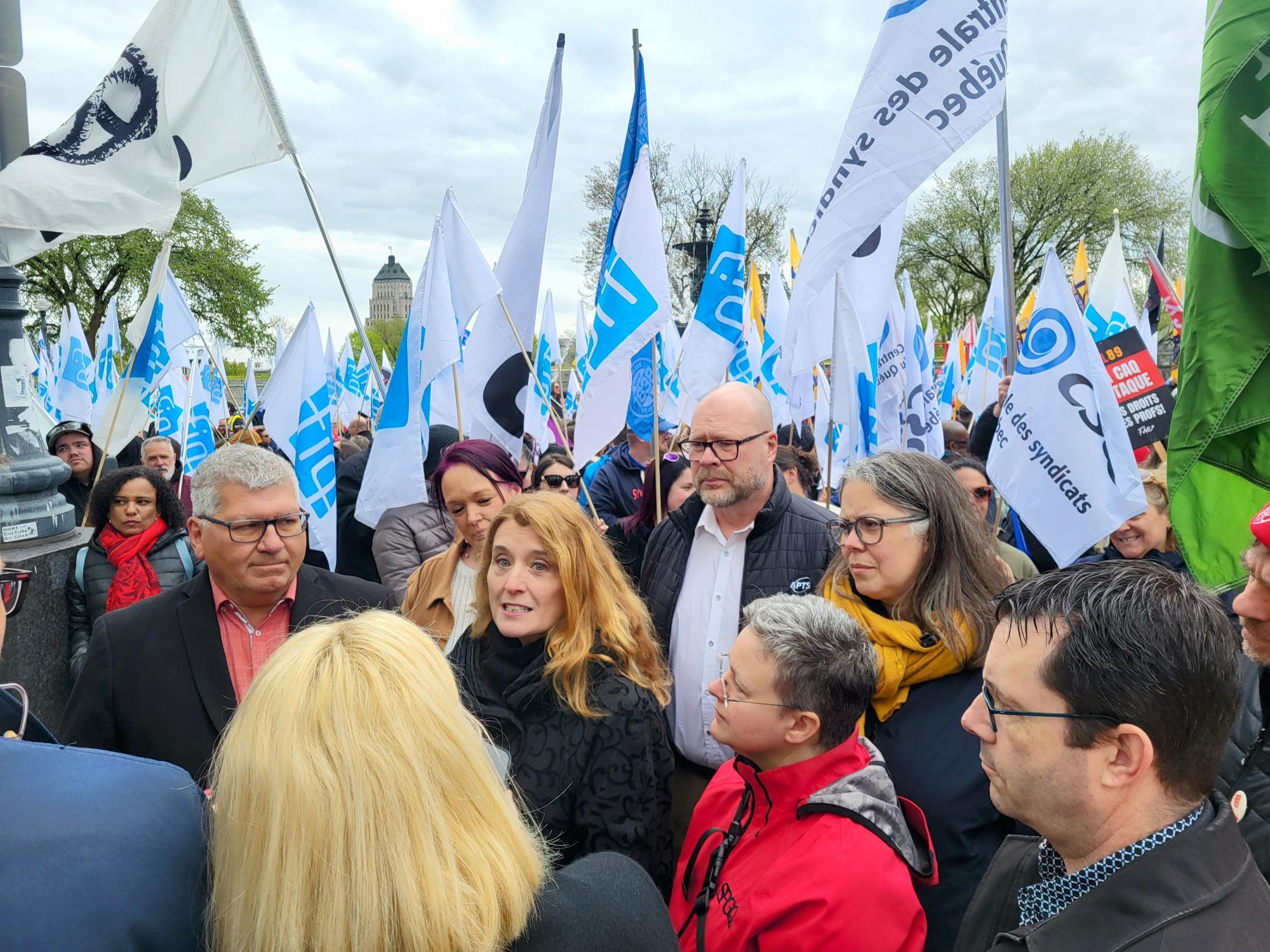 PL 89 | Le Québec recule, les syndicats sonnent l’alarme - APTS PL 89 | Le Québec recule, les syndicats sonnent l’alarme - APTS
